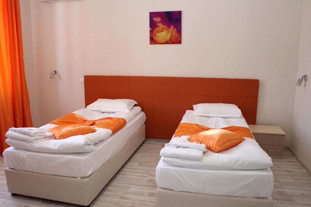 Incanto Family Hotel Sevlievo Exterior photo