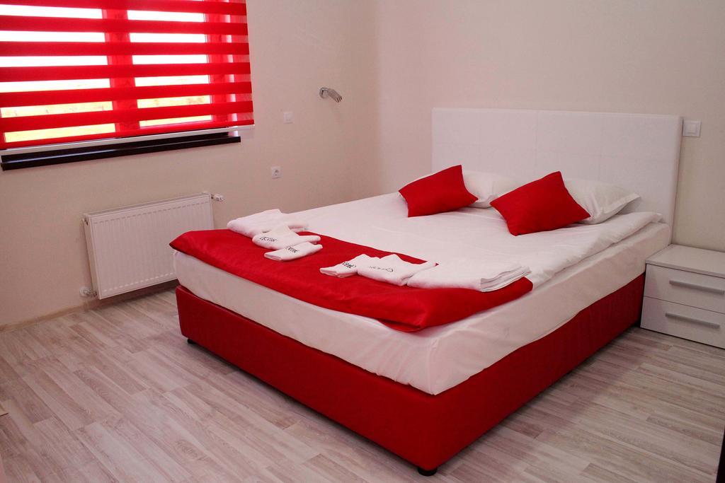 Incanto Family Hotel Sevlievo Room photo