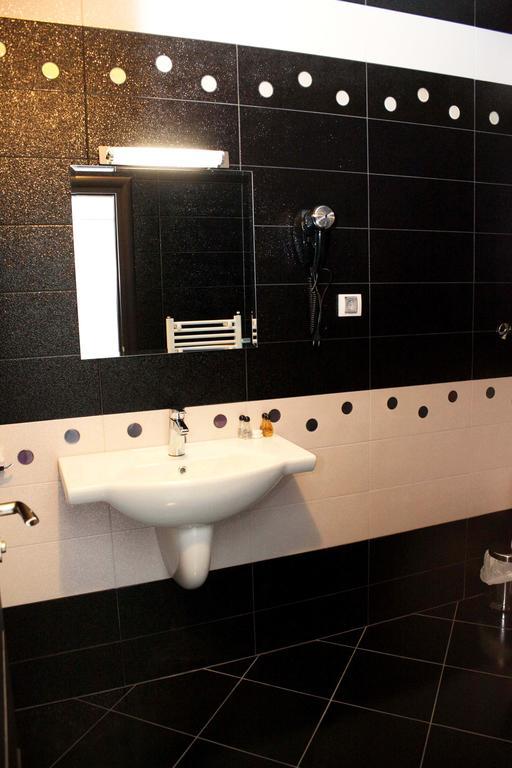 Incanto Family Hotel Sevlievo Room photo