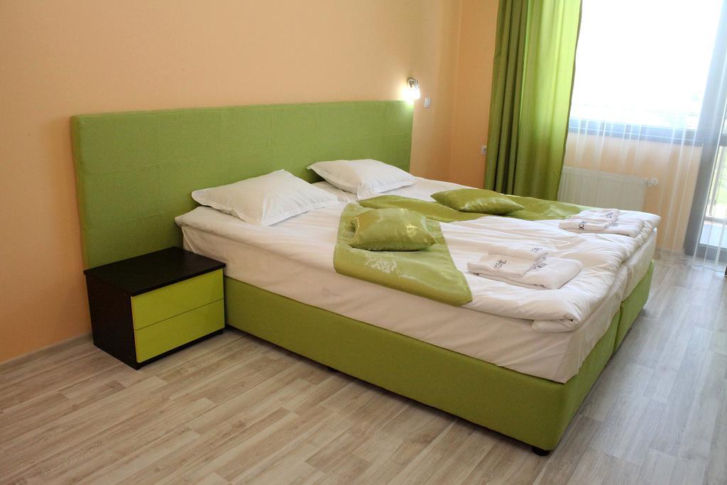 Incanto Family Hotel Sevlievo Room photo