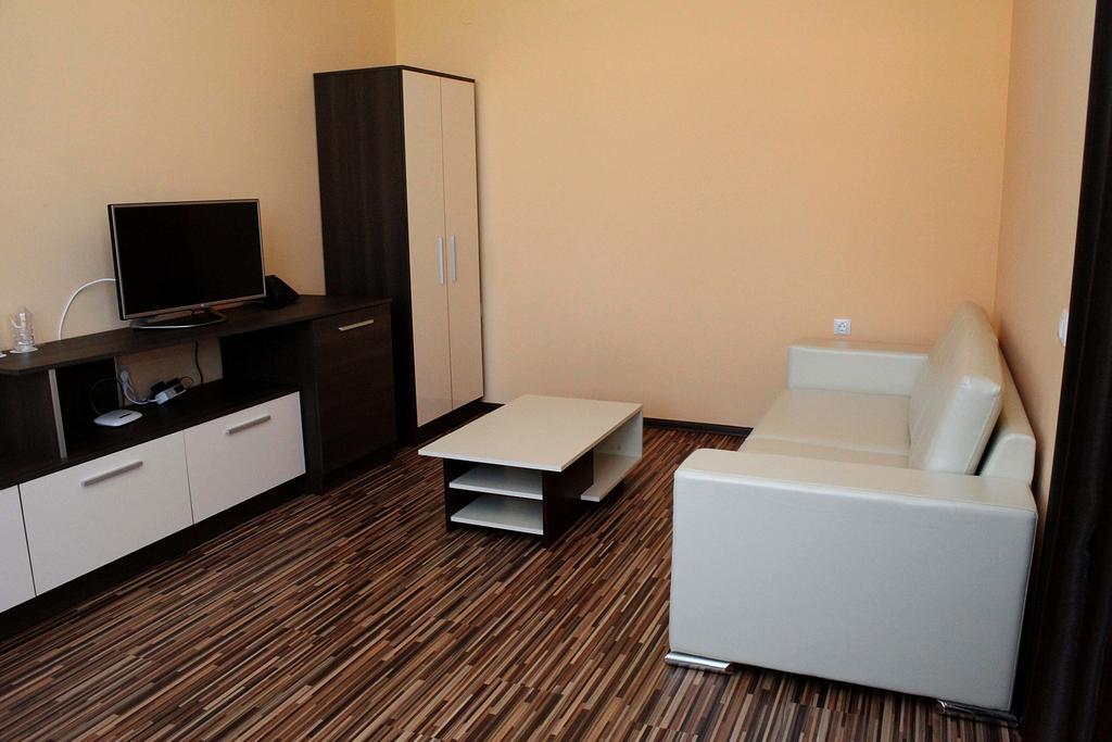 Incanto Family Hotel Sevlievo Room photo